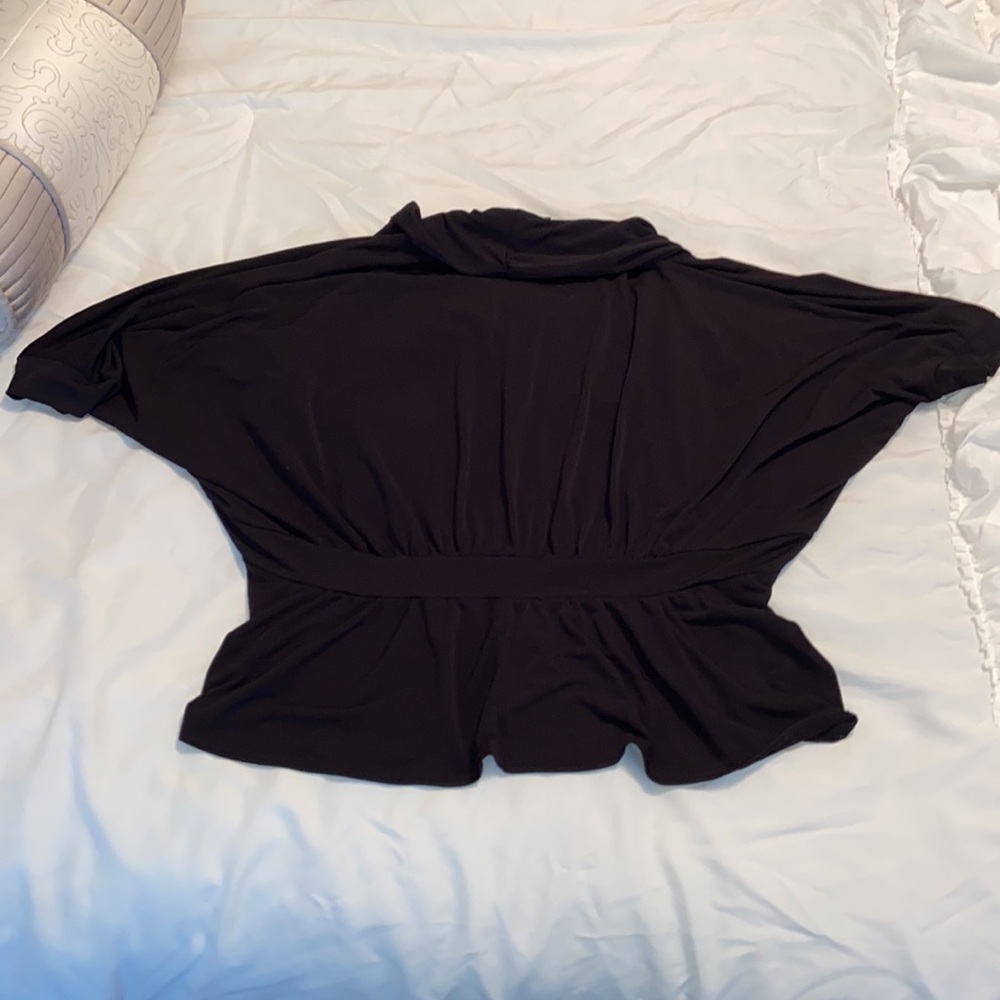 Cape/shrug - Picture 2 of 3